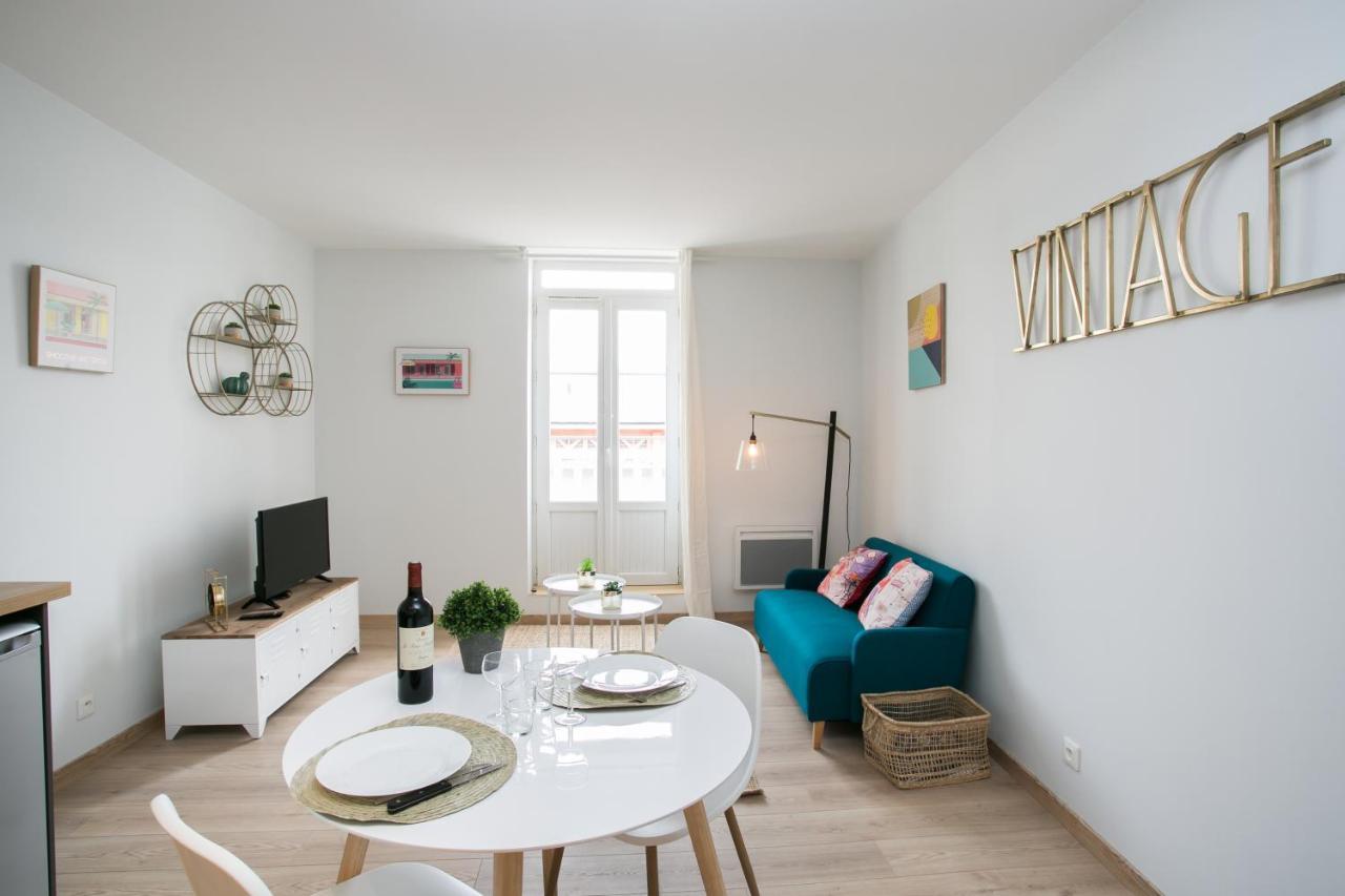 Apartmán Logis Des Halles Du Coderc Périgueux Pokoj fotografie